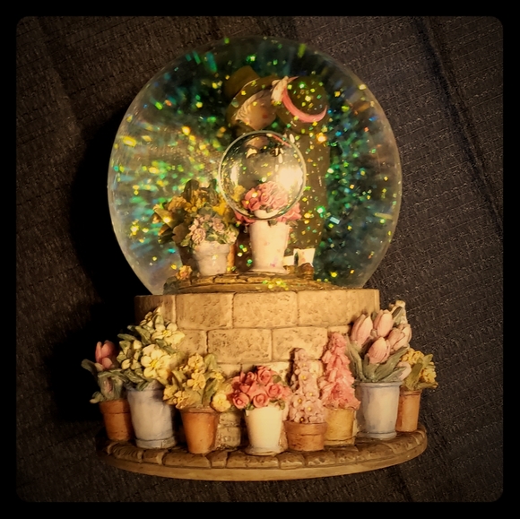 Westland Other - Kim Anderson 'Forever Young' Music Box Snow Globe